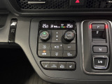 運転席、助手席シートが、じんわりと優しく温かい、人気のシートヒーター装備♪