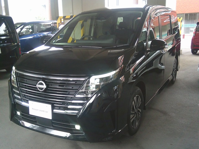 セレナ 1.4 e-POWER ハイウェイスターV 