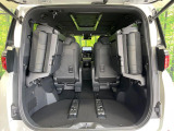 【パワーバックドア】スマートキーや運転席のボタンを押すだけでリアゲートが自動で開閉します!荷物を持っている時や、高い位置にあるバックドアを閉める際に便利な機能です♪