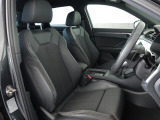 Audi車はどの車種も全てレザーハンドルです。そこにはAudiのこだわりがあり質感の高いレザーでしっかりと手に馴染み、高級感を演出します。