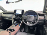 運転席まわりです。 各操作スイッチは使いやすい位置に配置されてます。