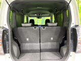 普段のお買い物や通勤、送迎等に十分な荷室スペースを確保しております。セカンドシートを倒すと、大きな荷物の積載も可能です♪