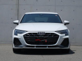 一目でAudiだと分かる特色を持つフロントマスク。