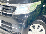 【HIDヘッドライト】非常に明るく前方を照らしてくれるので、悪天候や夜間の走行時も視界良好で安心してお乗りいただけます。