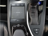 直感的な操作が可能なタッチパッドを搭載しております♪運転中の視線移動が少ないので安心ですね☆