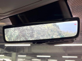 【デジタルインナーミラー】後席の大きな荷物や同乗者で後方が確認しづらい時でも安心!カメラが撮影した車両後方の映像をルームミラー内に表示。クリアな視界で状況の確認が可能です!