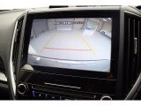 リヤカメラ付きなので、シフトレバーをリバースにすると連動してカメラ映像に切り替わります。