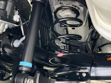 お車を安心してお乗りいただく為には、足回りの定期点検が欠かせません。サービスサポート(有償保証)では無料点検もご提供しており、安心のカーライフをお過ごしいただけるサポート体制が整っています。