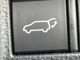 【パワーバックドア】スマートキーや運転席のボタンを押すだけでリアゲートが自動で開閉します!荷物を持っている時や、高い位置にあるバックドアを閉める際に便利な機能です♪