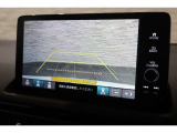バックカメラが装備されており、後方の安全確認はもちろんのこと狭い場所での駐車や雨の日・夜間など視界の悪いコンディションでのストレスの軽減にもなります!