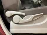 運転席シートリフターを装備しています★細かくドライビングポジションを設定できるので運転し易く、疲れにくいですね♪