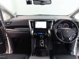 見通しのよいすっきりとした視界で、誰でも運転しやすいです。運転のしやすさは疲れにくさにも繋がりますよ♪