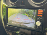 【バックカメラ】駐車時に後方がリアルタイム映像で確認できます。大型商業施設や立体駐車場での駐車時や、夜間のバック時に大活躍!運転スキルに関わらず、今や必須となった装備のひとつです!