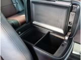 当店ではスポーツグレードや人気車種・上級グレードを主に仕入れ強化しております!中古車でお買い得感あるお車展示中となっておりますのでお客様のご来店、お見積もり依頼お待ちしております。