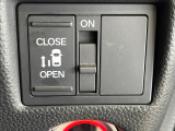 【パワースライドドア】スマートキーや運転席のスイッチでスライドドアの開閉が可能♪電動だから力を入れてドアを開ける必要が無く、小さいお子様でも、重い荷物を持っている時もラクに開け閉めできます♪