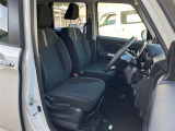 運転席・助手席です