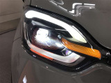 LEDヘッドライトです。デザイン性がよくとても明るいので、夜間の走行や悪天候でも安心です。しかも長寿命!