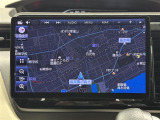 【10型フローティングナビ】パナソニック製の大画面10型フローティングナビが装着されています。存在感のある大画面はインパクトも大!ナビ利用時のマップ表示は見やすく、テレビやDVDは臨場感がアップ!