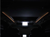 夜間に室内を照らしてくれるルームライトです