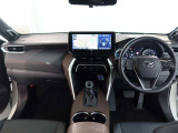 高いホールド性で運転姿勢が安定します。長距離ドライブでも疲れにくいのが魅力です。快適なドライビングライフをお送りください♪