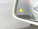 ●ブラインドアシストセンサー:視角からの車を感知し、ドライバーが車線変更を行う際に、警告音と共に注意を促してくれる安全支援機能です!