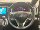 握りやすく、回しやすいステアリングは長時間の運転でも疲れを感じさせません!