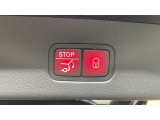LEDリヤコンビネーションランプ・・・児童照度調節機能を搭載。周囲の明るさによってブレーキランプやウインカーの明るさを変えるほか、夜間信号などで停車中にも明るさを抑えることで後続車の眩惑を防ぎます