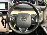 【純正革巻きステアリング】上質な革を使用することで、手にしっかり馴染みとても運転しやすいハンドルです♪