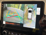 【パノラミックビューモニター】専用のカメラにより、上から見下ろしたような視点で360度クルマの周囲を確認することができます☆死角部分も確認しやすく、狭い場所での切り返しや駐車もスムーズに行えます。