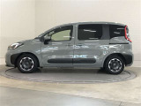 両側パワースライドドア付きだから、狭い駐車スペースなどでの 乗り降りラクラク!小さなお子さまのいるご家庭には嬉しい装備。