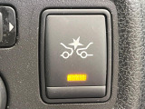 【エマージェンシーブレーキ】走行中に前方の車両等を認識し、衝突しそうな時は警報とブレーキで衝突回避と被害軽減をアシスト。より安全にドライブをお楽しみいただけます。