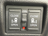 【両側パワースライドドア】スマートキーや運転席のスイッチで後席両側スライドドアの開閉が可能♪電動だから力を入れてドアを開ける必要が無く、小さなお子様でも簡単に開け閉めでき快適です♪