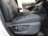 パワーシート搭載。微妙な調整が手軽にでき、ピッタリなポジションで運転することが可能です。