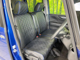 運転席まわりには十分なスペースがあり、大柄な方でもゆったり運転していただける環境です。