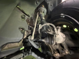 お車を安心してお乗りいただく為には、足回りの定期点検が欠かせません。サービスサポート(有償保証)では無料点検もご提供しており、安心のカーライフをお過ごしいただけるサポート体制が整っています。