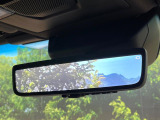 【デジタルインナーミラー】後席の大きな荷物や同乗者で後方が確認しづらい時でも安心!カメラが撮影した車両後方の映像をルームミラー内に表示。クリアな視界で状況の確認が可能です!