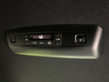 【前席+後席シートヒーター】寒い日に重宝するシートヒーターを後席にも装備!エアコンより早く温まってくれるので寒がりの人も安心ですね♪エアコンの温風は乾燥するから苦手、という方にもをおすすめです。