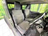 運転席まわりには十分なスペースがあり、大柄な方でもゆったり運転していただける環境です。