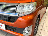 【LEDヘッドライト】悪天候や夜間走行時も良好な視界を確保し安心して運転できる高輝度LEDヘッドライトを装備!点灯速度が早く、消費電力も抑えられています。