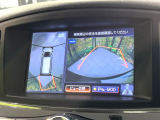 【アラウンドビューモニター】専用のカメラにより、上から見下ろしたような視点で360度クルマの周囲を確認することができます☆死角部分も確認しやすく、狭い場所での切り返しや駐車もスムーズに行えます。