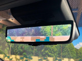 【デジタルインナーミラー】後席の大きな荷物や同乗者で後方が確認しづらい時でも安心!カメラが撮影した車両後方の映像をルームミラー内に表示。クリアな視界で状況の確認が可能です!