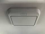 【後席モニター】家族や友人とお出かけする機会が多い方に大人気の後席モニターを装備!見やすい位置に画面がありテレビやDVDの視聴も快適!友達もお子様も、後席にしか乗らなくなるかも??