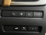 【パワーバックドア】スマートキーや運転席のボタンを押すだけでリアゲートが自動で開閉します!荷物を持っている時や、高い位置にあるバックドアを閉める際に便利な機能です♪