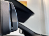 【ETC】自動防眩機能を備えたルームミラー。ETC車載器を搭載しておりスタイリッシュかつ機能性を兼ね備えております。