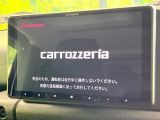 【8型ナビ】人気の大型ナビを装備。存在感のある大画面はインパクト大!ナビ利用時のマップ表示は見やすく、テレビやDVDは臨場感がアップ!いつものドライブがグッと楽しくなります♪