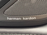●harman/kardonサウンドシステム:オーディオ専門メーカーが手掛けるプレミアムスピーカーを装備。多数のスピーカーから、音の粒立ちまで分かる高品質な音楽をお楽しみいただけます。