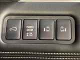 【パワーバックドア】スマートキーや運転席のボタンを押すだけでリアゲートが自動で開閉します!荷物を持っている時や、高い位置にあるバックドアを閉める際に便利な機能です♪