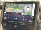 【全方位モニター】専用のカメラにより、上から見下ろしたような視点で360度クルマの周囲を確認することができます☆縦列駐車や幅寄せ時に活躍してくれます♪