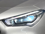 ●LEDヘッドライト:夜間走行時も良好な視界を確保し安心して運転できる高輝度LEDヘッドライトを装備!点灯速度が早く、消費電力も抑えられています。