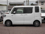 こちらの車両は雹による小さな凹みが複数ございます。ご来店の上、現車での確認をお願い致します。